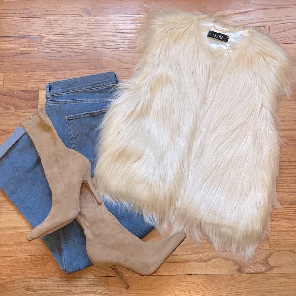 NWT AKIRA faux fur vest